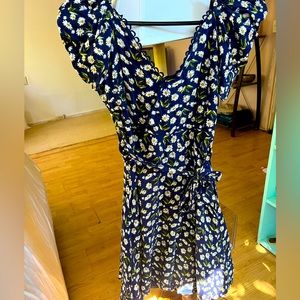 Gorgeous, one piece floral dress in great condition